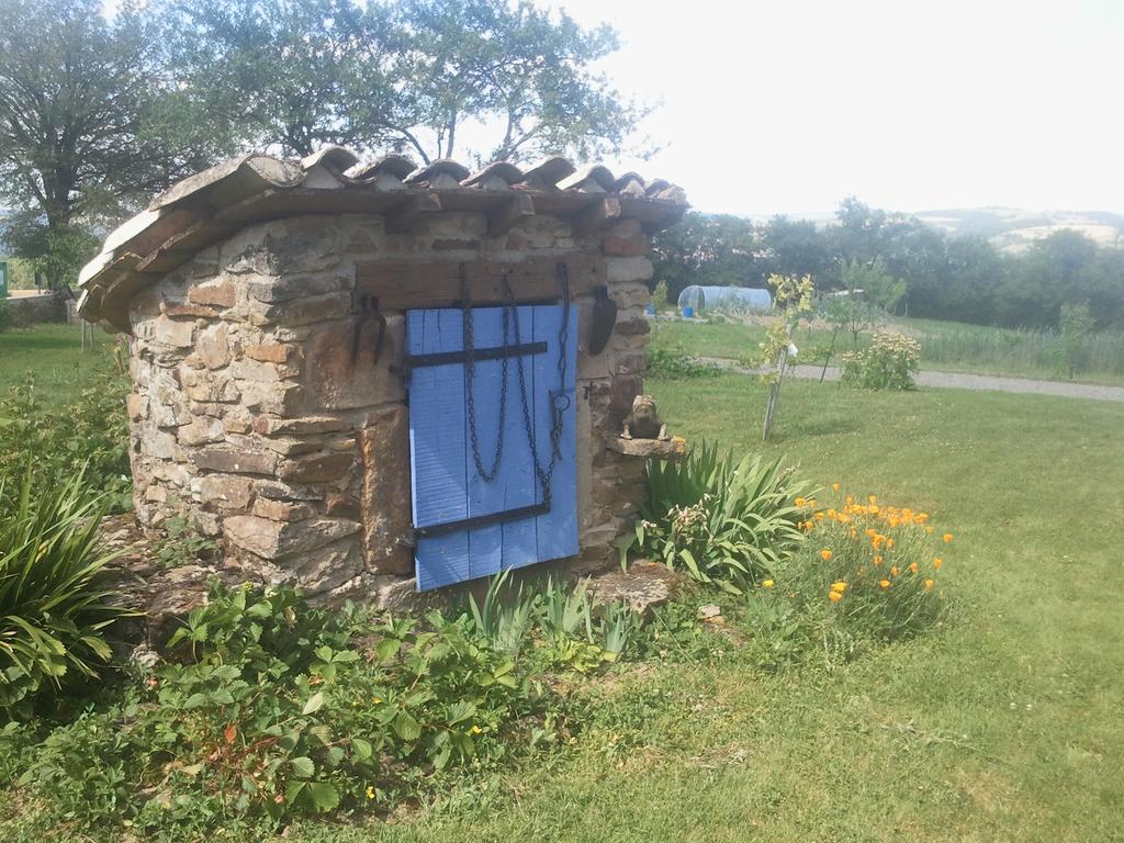 Gites & Chambres D'Hotes Peyrecout Laparrouquial Exterior foto